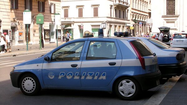 La policía fiscal italiana detiene a un obispo al investigar el banco del Vaticano - Sputnik Mundo