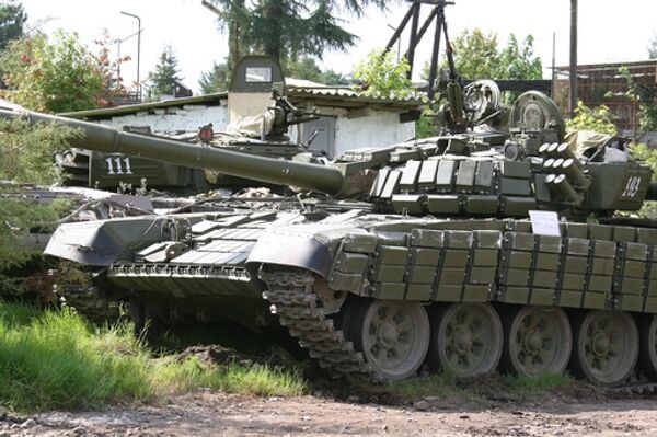 Carro de combate T-72 (archivo) - Sputnik Mundo