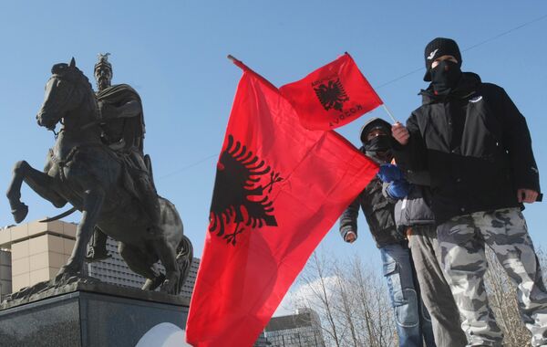 La OTAN invita a Belgrado y Pristina llegar a un acuerdo sobre Kosovo del Norte - Sputnik Mundo