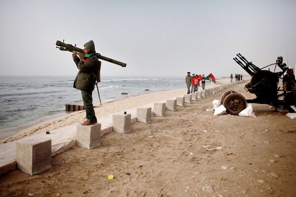 Una base militar libia se pasa al lado del general rebelde - Sputnik Mundo