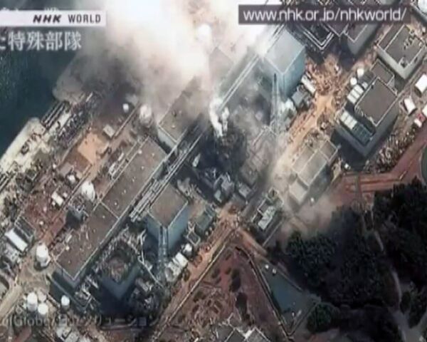 Intenso humo provoca evacuación del personal desde Fukushima-1 - Sputnik Mundo