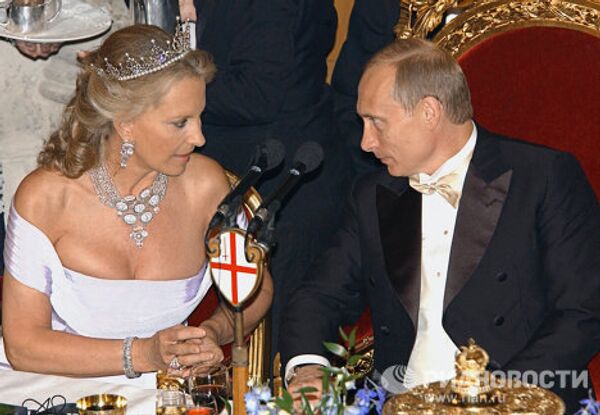 Vladímir Putin y Altezas Reales - Sputnik Mundo