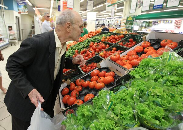 Rusia estudia desembargar por completo importación de verduras europeas - Sputnik Mundo
