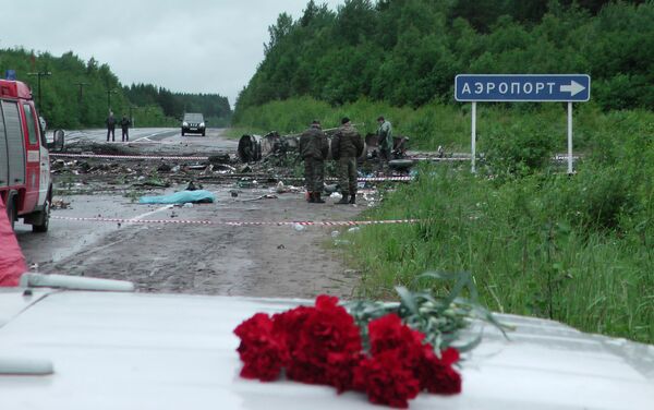 Ascienden a 45 los muertos en accidente aéreo en el noroeste de Rusia - Sputnik Mundo