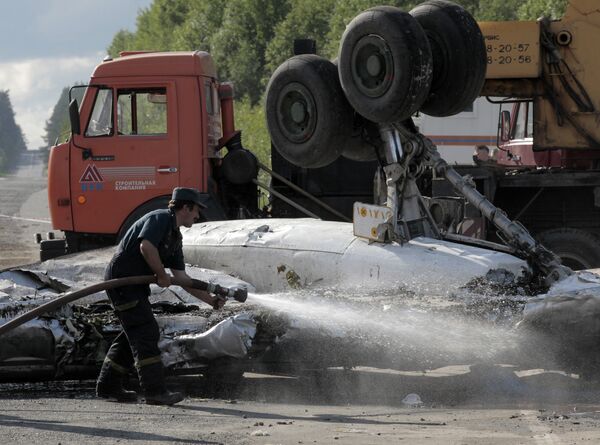 Error del piloto es la causa más probable del accidente de Tu-134 en el noroeste de Rusia - Sputnik Mundo