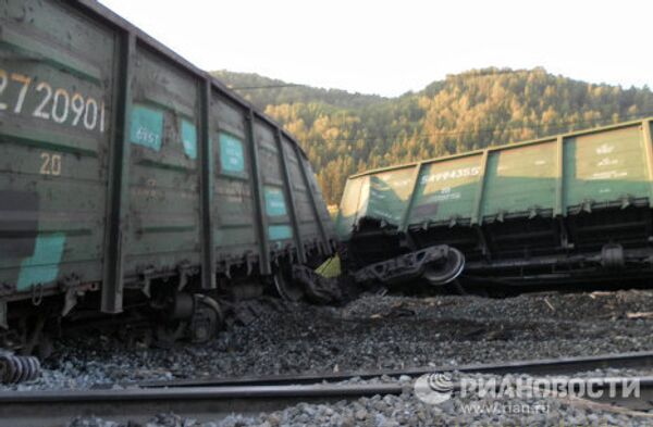 Accidente en el ferrocarril Midland cerca de Sheffield, los trenes después  de la colisión (grabado)