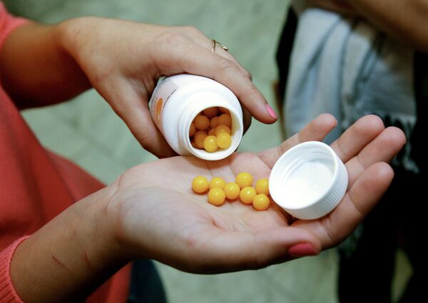 Vitamina C promete ayudar a combatir el mal de Alzheimer - Sputnik Mundo