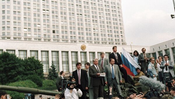 A dónde llegó Rusia 20 años después de la intentona golpista en la URSS - Sputnik Mundo