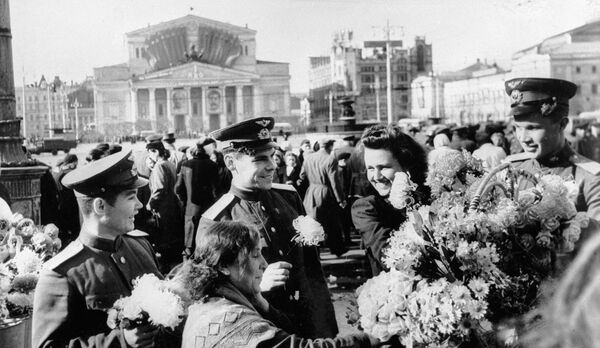 Rusia “desclasifica” el desfile militar de 1945 en vísperas del Día de la Victoria - Sputnik Mundo