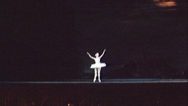 Fragmento del ballet “Lago de los cisnes” protagonizado por Liudmila Semeniaka  - Sputnik Mundo