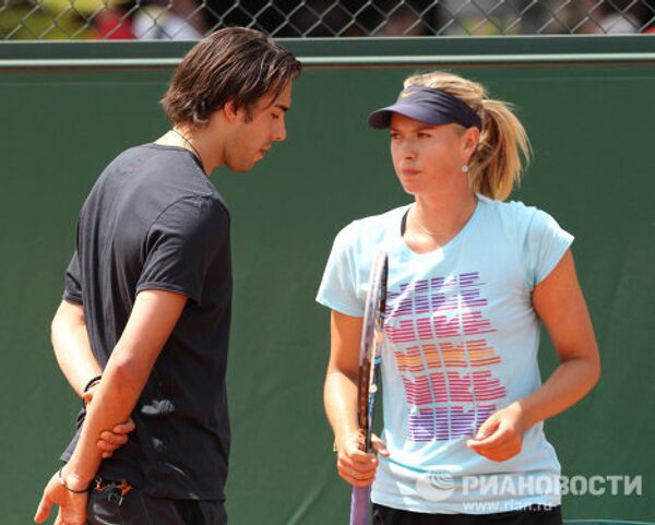 La tenista rusa Sharapova y su novio esloveno Sasha Vujacic  - Sputnik Mundo