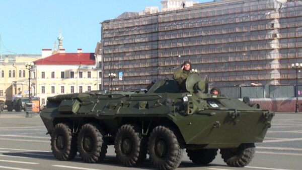 Militares ensayan parada por el Día de la Victoria en San Petersburgo - Sputnik Mundo