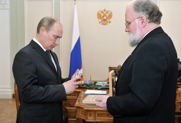 Putin recibe carnet de presidente de Rusia - Sputnik Mundo