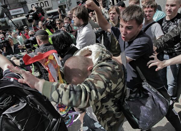 La Policía detiene a 40 personas en manifestación gay no autorizada en Moscú - Sputnik Mundo