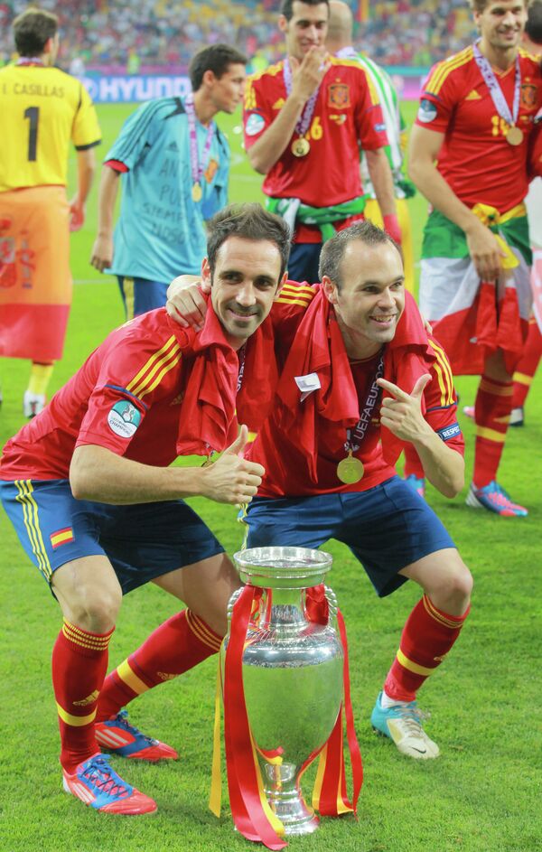 Andrés Iniesta nombrado el mejor jugador de la Eurocopa 2012 - Sputnik Mundo