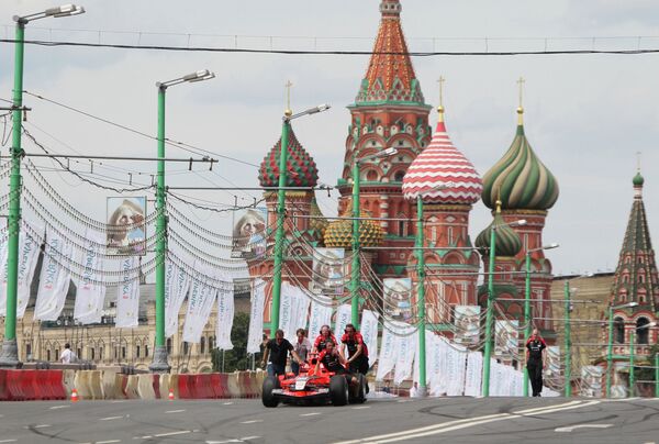 Las carreras Moscow City Racing al lado del Kremlin de Moscú - Sputnik Mundo