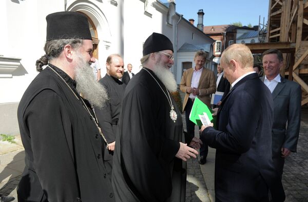 Presidente de Rusia, Vladímir Putin, visita el monasterio de la Transfiguración del Señor en Valaam. (Archivo) - Sputnik Mundo