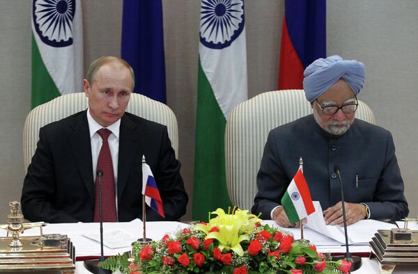 Presidente de Rusia, Vladímir Putin y primer ministro de la India, Manmohan Singh (archivo) - Sputnik Mundo