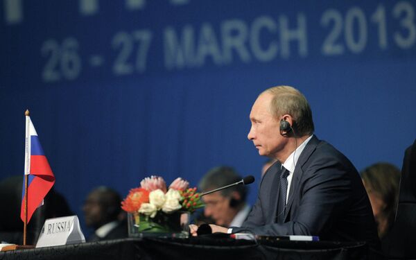 Presidente ruso, Vladímir Putin, defiende la creación del Banco de Desarrollo del grupo BRICS - Sputnik Mundo
