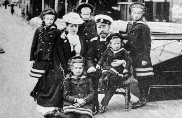 La familia imperial rusa completa La familia imperial rusa completa - Sputnik Mundo