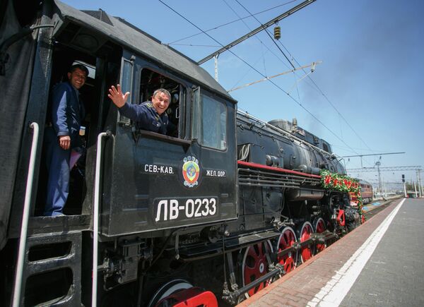 El tren retro “Victoria” llega a la antigua Stalingrado - Sputnik Mundo