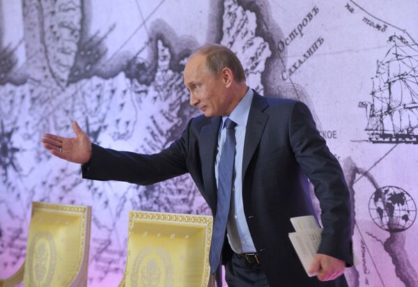 La mitad de los rusos está contenta con Putin - Sputnik Mundo