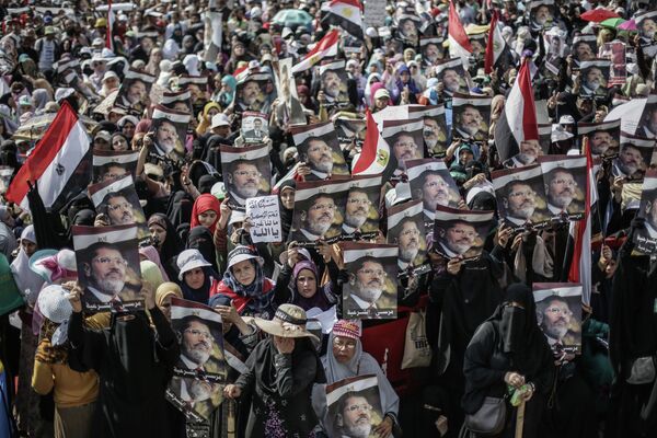 La Unión Europea pide la liberación de Mursi y otros presos políticos en Egipto - Sputnik Mundo