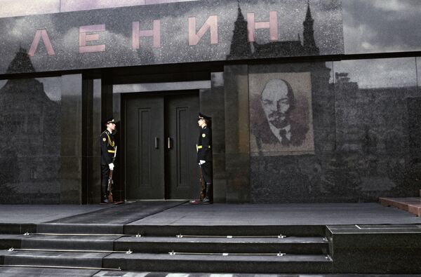 Veinte años sin la guardia de honor en el mausoleo de Lenin - Sputnik Mundo