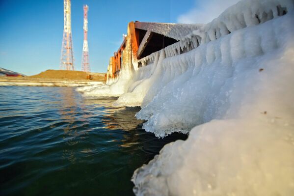 El lago Baikal antes de cubrirse de hielo - Sputnik Mundo