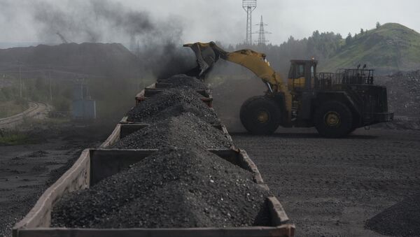 Kiev rechaza comprar carbón a Donbás por la pertenecencia de esta región a Ucrania - Sputnik Mundo