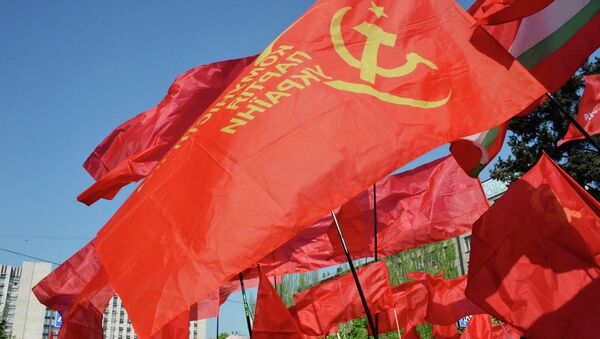 Equiparación del comunismo al nazismo profana memoria de Segunda Guerra Mundial, dice diputado - Sputnik Mundo