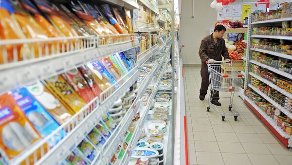 Importaciones rusas de alimentos caen un 53% en cuatro meses del año - Sputnik Mundo