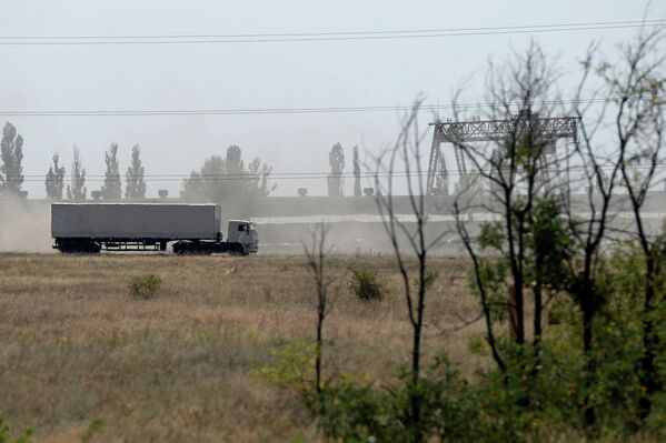 Camiones KamAZ con ayuda humanitaria rusa para Ucrania - Sputnik Mundo