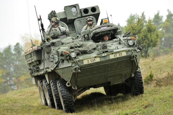 EEUU enviará a Letonia personal y vehículos blindados para fomentar su seguridad - Sputnik Mundo