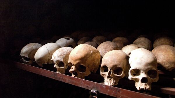 Cráneos de víctimas del genocidio ruandés - Sputnik Mundo