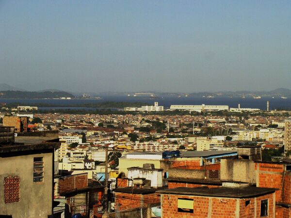 La presencia de 3.000 militares no impide los tiroteos en las favelas de Río de Janeiro - Sputnik Mundo