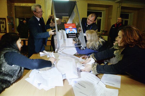 Elecciones en las autoproclamadas repúblicas de Donetsk y Lugansk - Sputnik Mundo