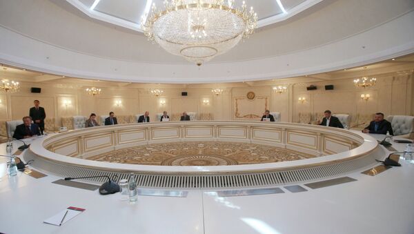 Reunión trilateral del Grupo de Contacto para el arreglo en Ucrania - Sputnik Mundo