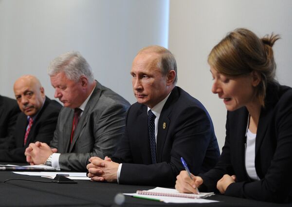 Vladímir Putin, presidente de Rusia (C) - Sputnik Mundo