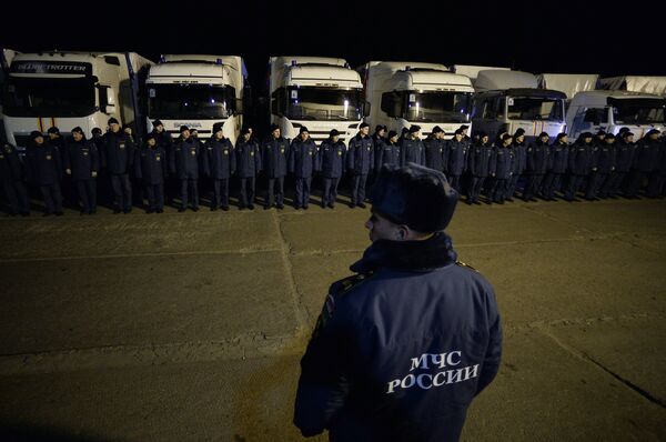 Parten de Moscú 60 camiones de un nuevo convoy humanitario para Donbás - Sputnik Mundo