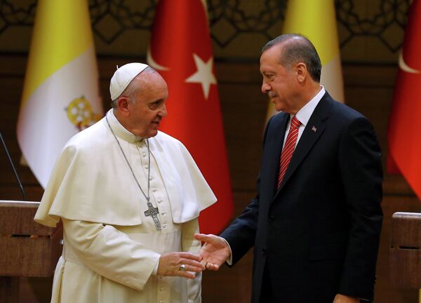 Papa Francisco y Recep Tayyip Erdogan, presidente turco - Sputnik Mundo